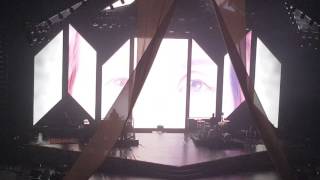 Ellie Goulding - Opening of Concert