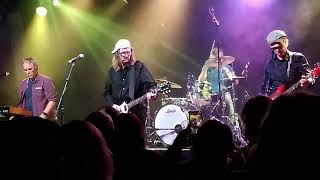 Models : Two Cabs To The Toucan (live 2023)