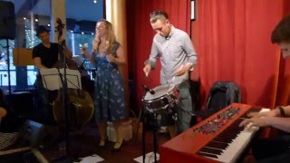 Molly And The Kings - Straighten Up And Fly Right