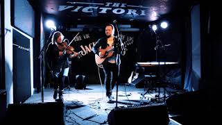 Rikard Sjöblom (Gungfly) and Rachel Hall  - "And She Drives Me..." LIVE in Swindon