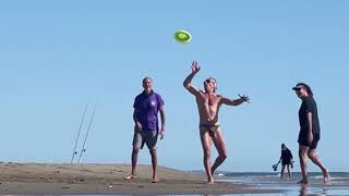 Freestyle Frisbee jammin’ ￼￼