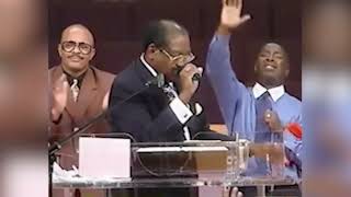 Bishop GE Patterson Praying #Prayer #Revival #Honor