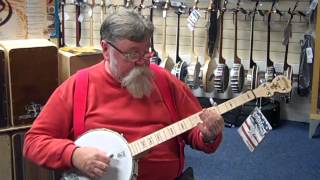 Santa plays a Deering Rare Bird Alert 5 string Banjo @Hobgoblin Music Birmingham