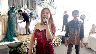KUNANTI DIPINTU SURGA - Desi - Olivia Music - Live Brecek