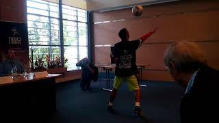 László Gyula guinness-rekorder bemutatója a Fodisz tanévnyitóján