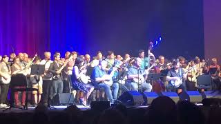 100 banjos play Rainbow Connection/Tennessee Waltz Mashup