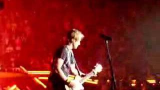 Keith Urban LIVE Singing "Better Life"