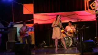 Gala'08 Spring rhythm 3 - Cho em mot ngay -Phuong Thao