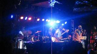 PAT THOMAS & KWASHIBU AREA BAND"Mewo Akoma"'Live In Berlin 2016