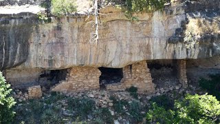 Walnut Canyon National Monument - Cliff Dwellings (Arizona)