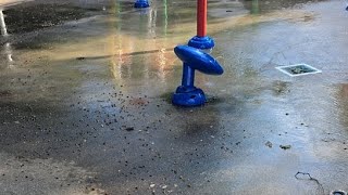 Dat One Rad Dad is watching my daughter at the splash pad