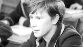 Dennis Waterman - Very Early Clip