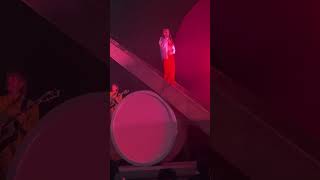 Lorde - Buzzcut Season (live in Rome)