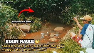 Joranya selentur ini , mancing pakai joran lidi emang mantepi