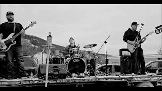 Throwing Stones performed at OKF Grill in Oyama. #punkrock #rockmusic #music #livemusic #newmusic