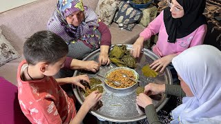 Bayram için yaprak sarması yapıyoruz ailecek 
