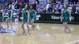 Shockwave performs Breakin Dishes Hafltime Dance
