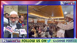 Thousands of devotees offered Friday prayers at Chararisharief