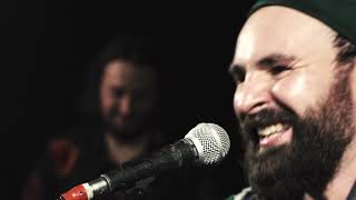 Mensch oder Tier - Teil der Geschichte (live im Roten Gugl, 17.12.2022)