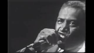 Howlin Wolf - How Many More Years