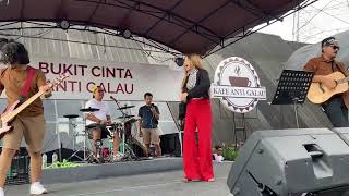 TIARA - KONSER LIVE SALSA BINTAN 🎵🎶 3 PEMUDA BERBAHAYA