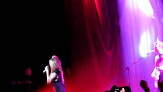 Avril Lavigne - Smile 14/09/2011 Belgium