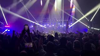 Papa Roach - Who Do You Trust (Live)