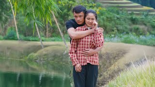 The poor girl stops at an abandoned house while the CEO is searching for her. Will they meet again?