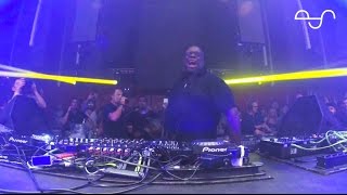 Carl Cox playing Park & Sons - Moker at Space Ibiza