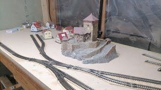 Model Railway End to End Shed Layout, quick update, town and castle? Your thoughts