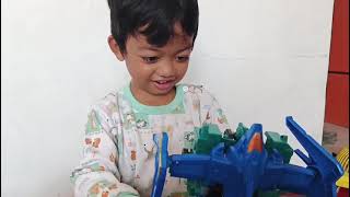 Radon Vlog Unboxing Robot Quantum Heroes Dinoster