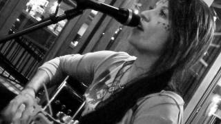 Yoza sings Sam Cooke at Kona Brewing Co.