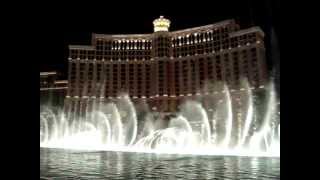 Valente & las fuentes danzantes del Bellagio ("Viva Las Vegas")