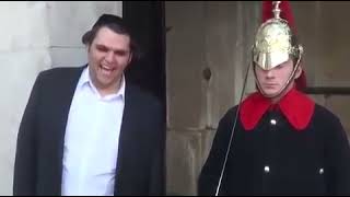 Funny guy makes Royal Guard Laugh