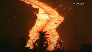 La Palma's rift volcanoes carve a new path of destruction, at 2x speed, on October 8, 2021