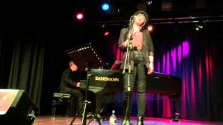 Sarah Jayne - Shell of a Heart (Live)