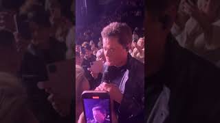 Donny Osmond singing to Suzanne from bookcareers / Brighton 12 December 2023 (different angle)