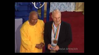 Sri Chinmoy’s 2003 visit to London honouring luminaries with his ‘Lifting Up The World’ award