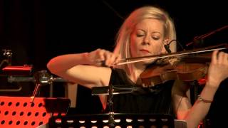 Michael Daugherty: "Lex" for e-violin, synthesizer, e-bass, 4 percussionists and timpani