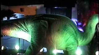 DINOSAURS ARE ALIVE !