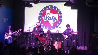 Playing with Alexis Peña at Shevere Bar katy - Dame solo un minuto