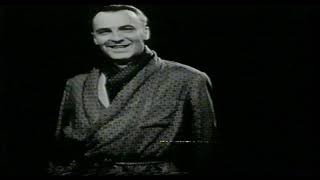 Wim Sonneveld - Dora ( uit de tv show Blijf in Holland )