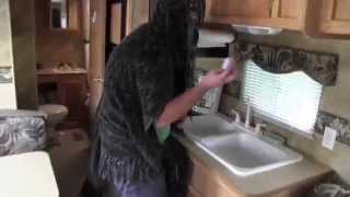 Shaniqua's Trailer - MTV Cribs Edition