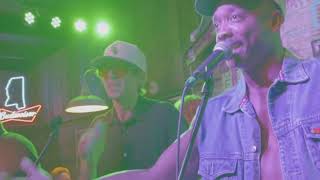 ENOL – All I Can Be Ft. The Artist James Brown (Live @ Blue Canoe) 🎶🔥