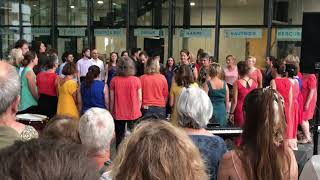 Besançon Circle Singing