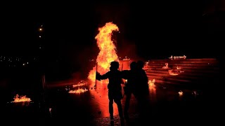 Këngë me Inteligjencë Artificiale, molotov, gaz, tërheqje zvarrë... Çfarë su pa në protestë