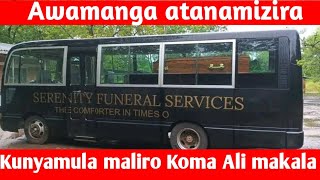 Anagwiritsa Ntchito Galimoto Yonyamula Maliro Kuzembetsera Makala