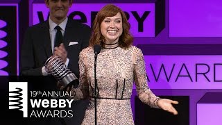 Ellie Kemper's 5-Word Speech at the 19th Annual Webby Awards