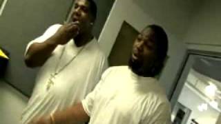 Alicia Gelernt Mediates tension between NFL Players and Metal Band