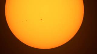 Sunspot AR27945 and AR2795 is splitting apart...